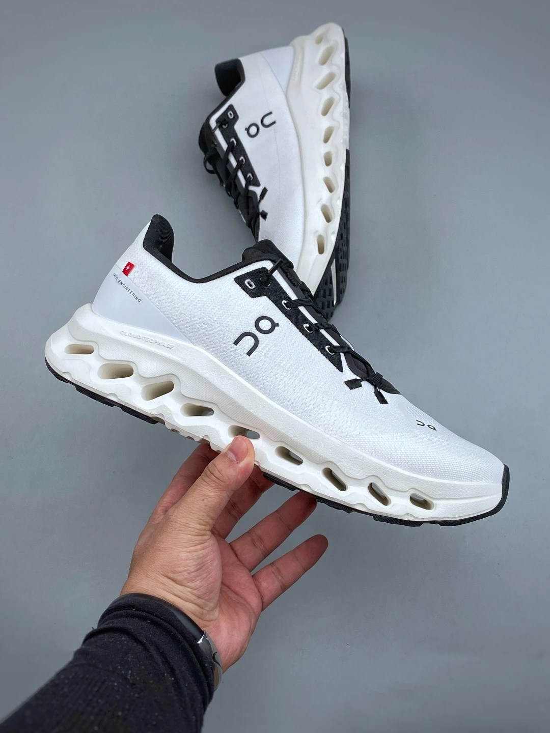 On Cloudtilt sneakers